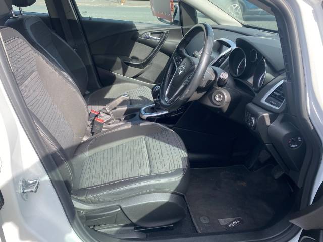 2015 Vauxhall Astra 1.4i 16V Excite 5dr