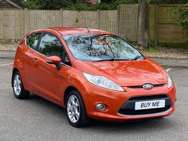 Ford Fiesta 1.25 Zetec 3dr [82] Hatchback Petrol Red