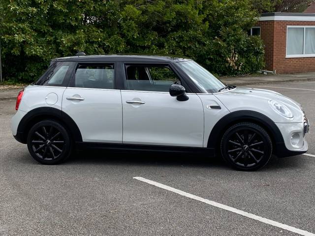 2016 Mini Hatchback 1.5 Cooper 5dr