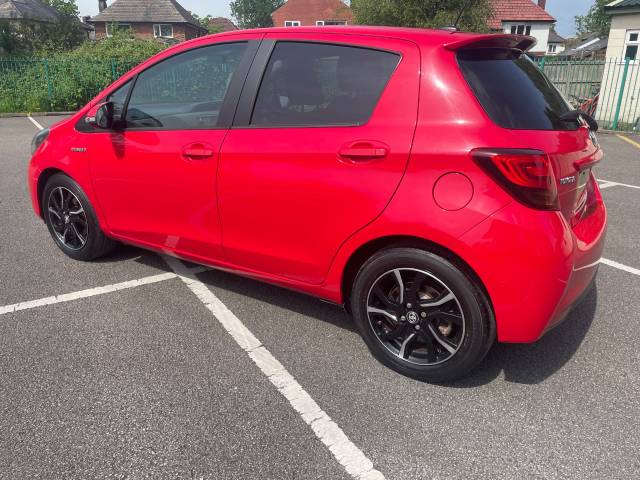 2016 Toyota Yaris 1.5 Hybrid Design 5dr CVT