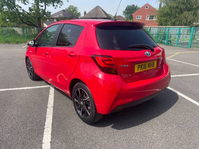2016 Toyota Yaris 1.5 Hybrid Design 5dr CVT