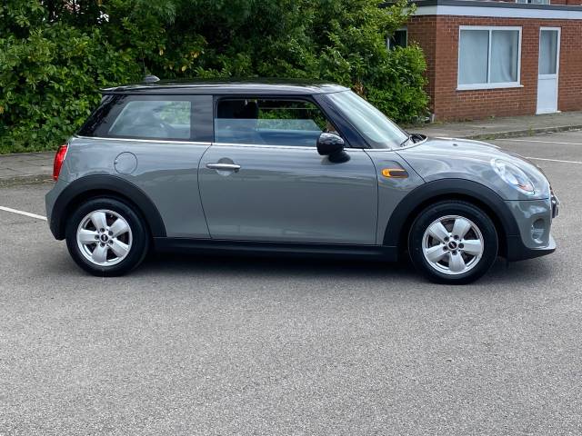 Mini Hatchback 1.5 Cooper 3dr Hatchback Petrol Grey