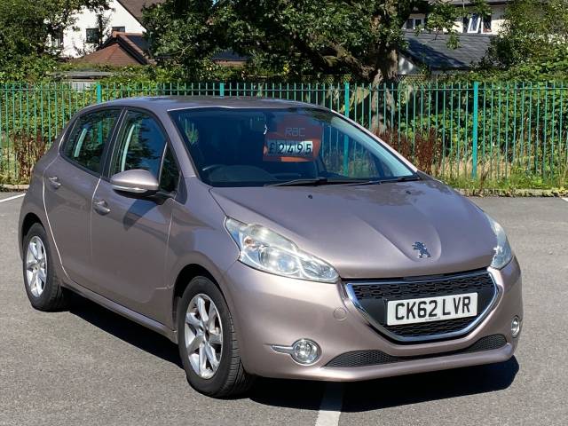 Peugeot 208 1.2 VTi Active 5dr Hatchback Petrol Pink