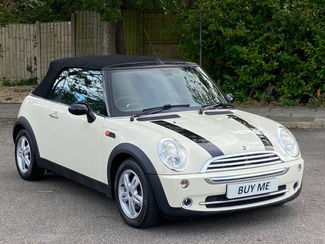 Mini Convertible 1.6 Cooper 2dr Auto Convertible Petrol White